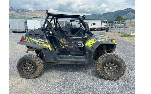 2013 Polaris® RZR XP™ 900 EPS Stealth Black and Evasive Green LE