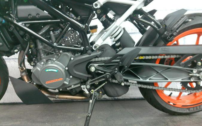 2022 KTM 200 Duke