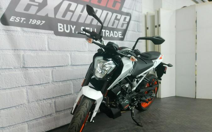 2022 KTM 200 Duke