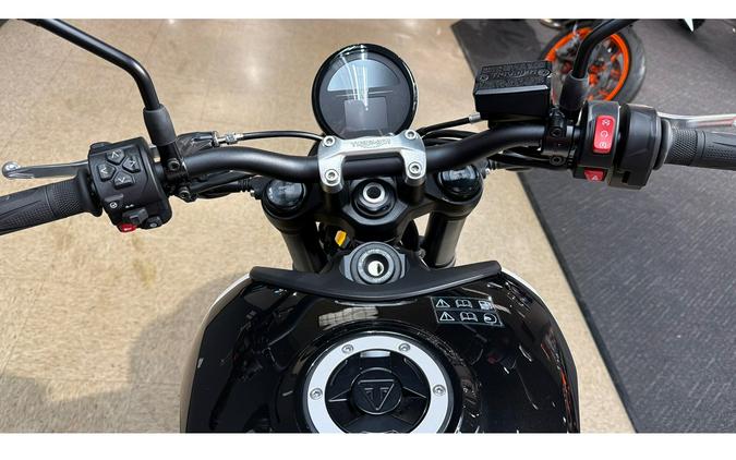 2025 Triumph TRIDENT 660