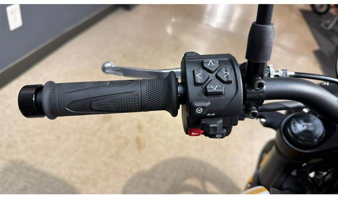 2025 Triumph TRIDENT 660