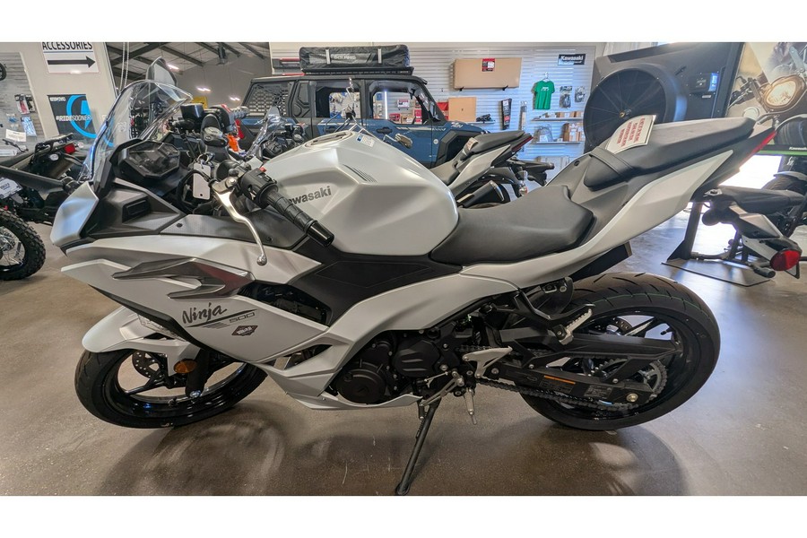 2025 Kawasaki NINJA 500