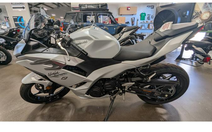 2025 Kawasaki NINJA 500