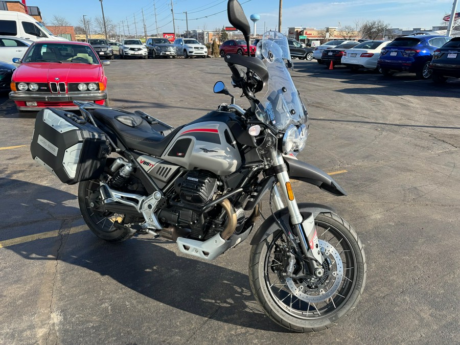 2023 MOTO GUZZI V85 TT Travel