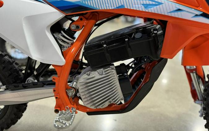 2024 KTM SX-E 3