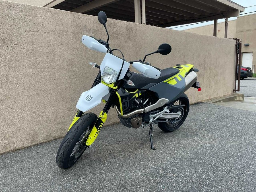 2023 Husqvarna 701 SUPERMOTO