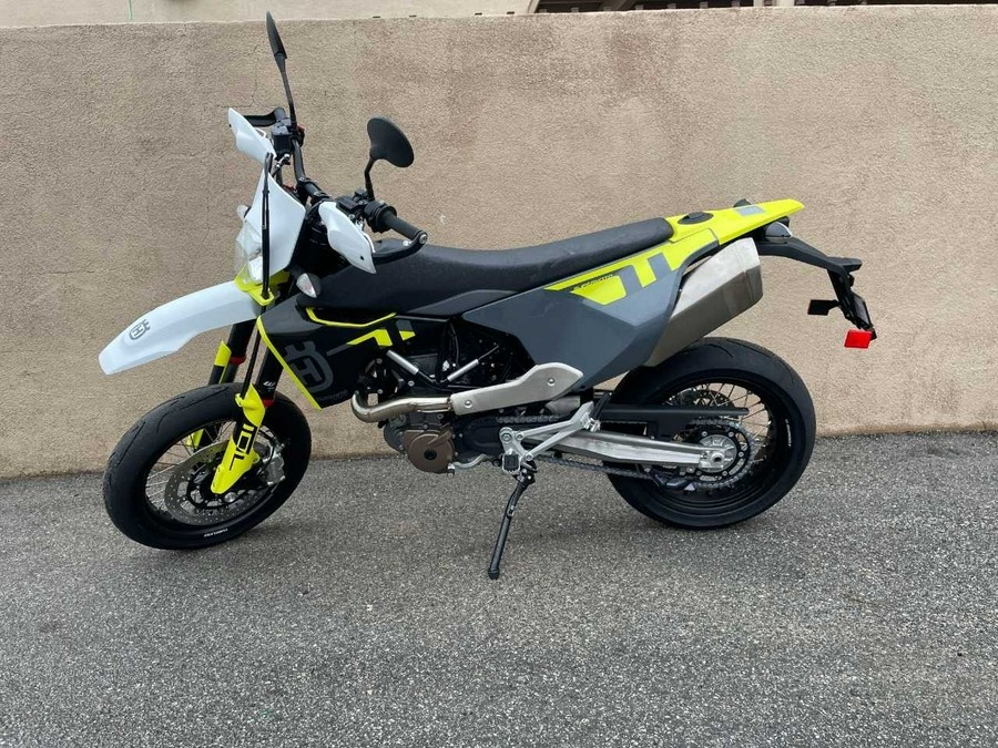 2023 Husqvarna 701 SUPERMOTO