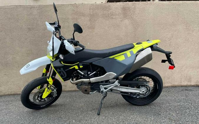 2023 Husqvarna 701 SUPERMOTO