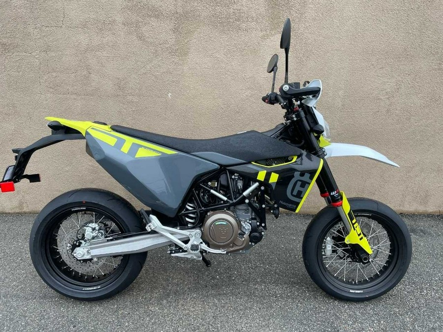 2023 Husqvarna 701 SUPERMOTO