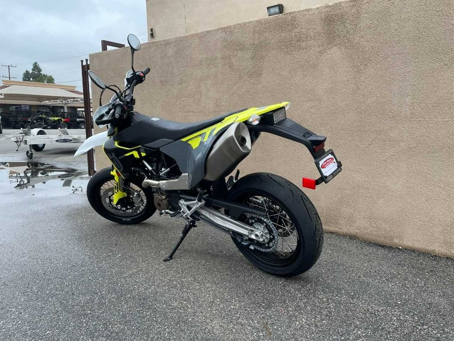 2023 Husqvarna 701 SUPERMOTO