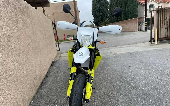 2023 Husqvarna 701 SUPERMOTO