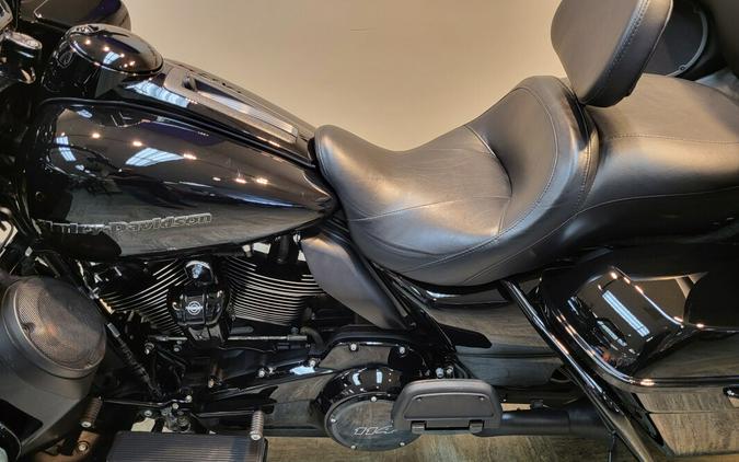 2021 Harley-Davidson® Road Glide® Limited Vivid Black - Black Finish FLTRK