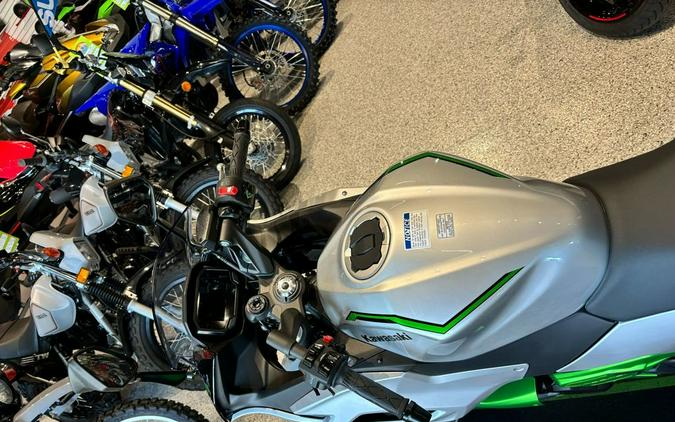 2024 Kawasaki Ninja® 7 Hybrid ABS