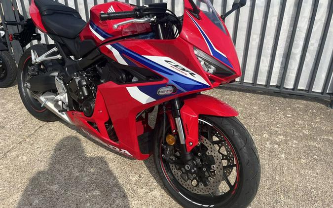 2026 Honda CBR650R E-Clutch