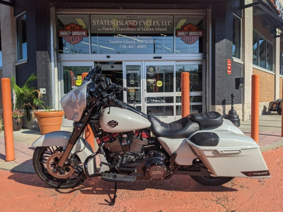 2020 Harley-Davidson® CVO™ Street Glide® Sand Dune
