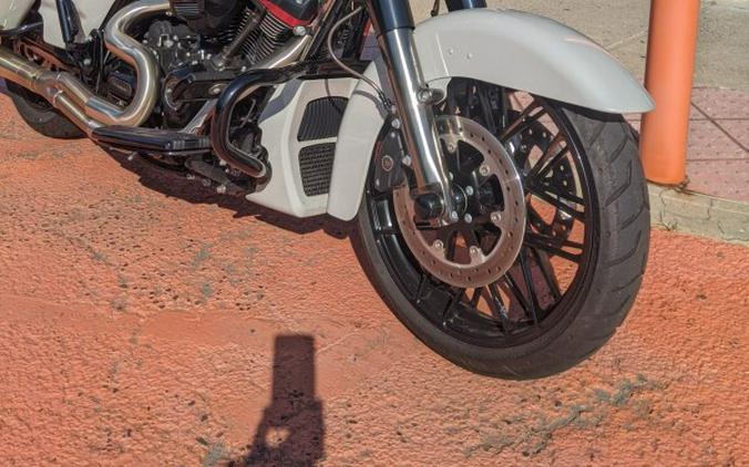 2020 Harley-Davidson® CVO™ Street Glide® Sand Dune