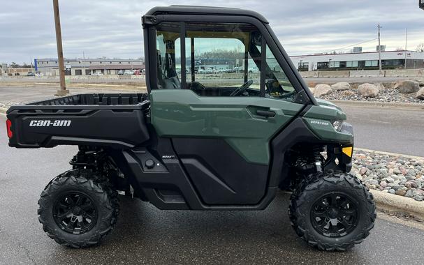 2024 Can-Am™ Defender DPS CAB HD9