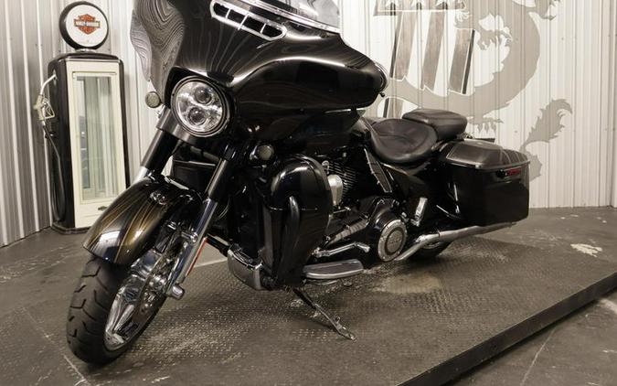 2015 Harley-Davidson® FLHXSE - CVO™ Street Glide®