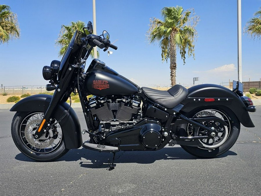 2026 Harley-Davidson® FLHD - Deadwood™