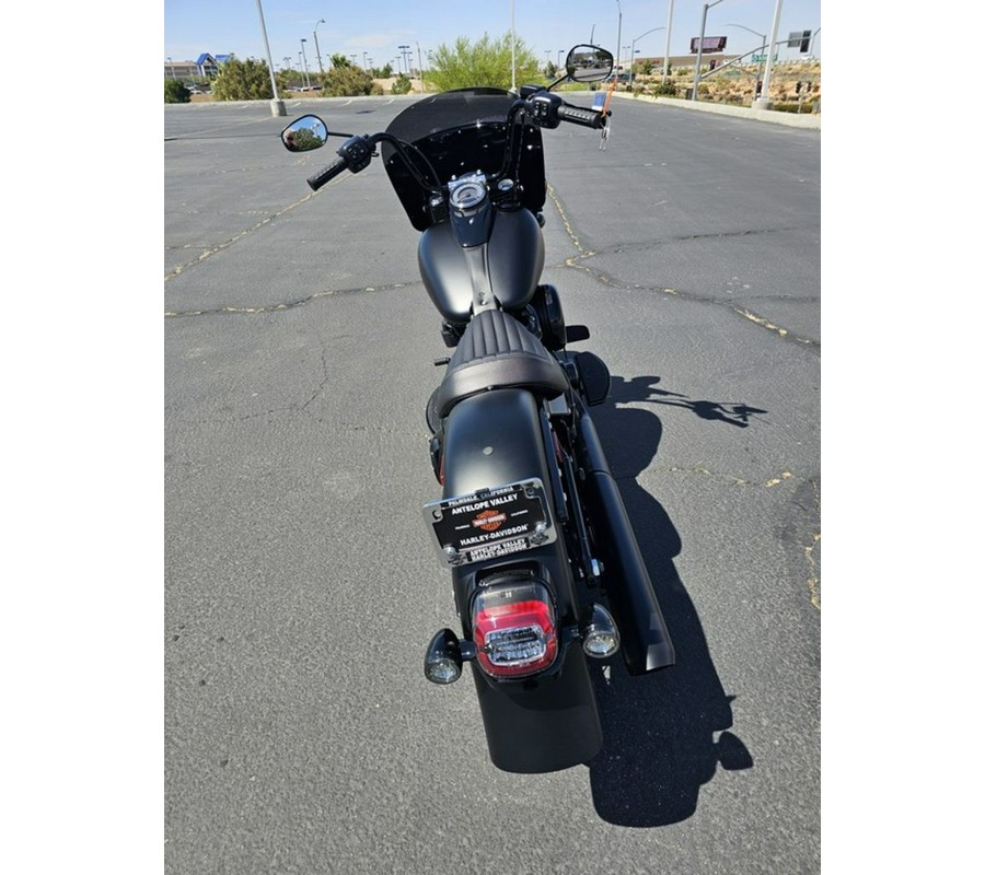 2026 Harley-Davidson® FLHD - Deadwood™