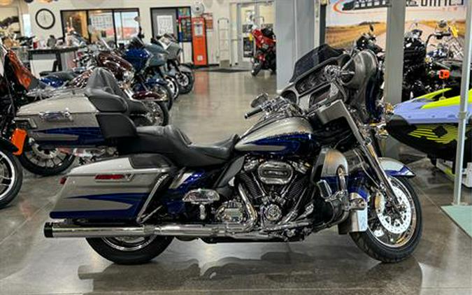 2017 Harley-Davidson CVO™ Limited