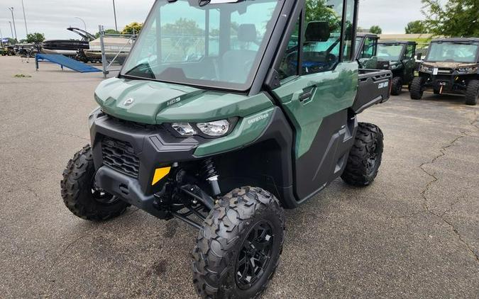 2024 Can-Am® 8URB DEFENDER