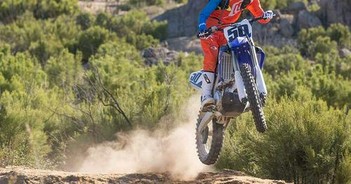 2018 Yamaha YZ450FX First Ride Review https://t.co/HpU6kBFOe1...