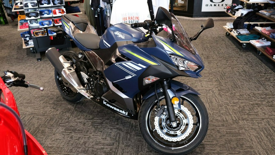 2022 Kawasaki Ninja 400