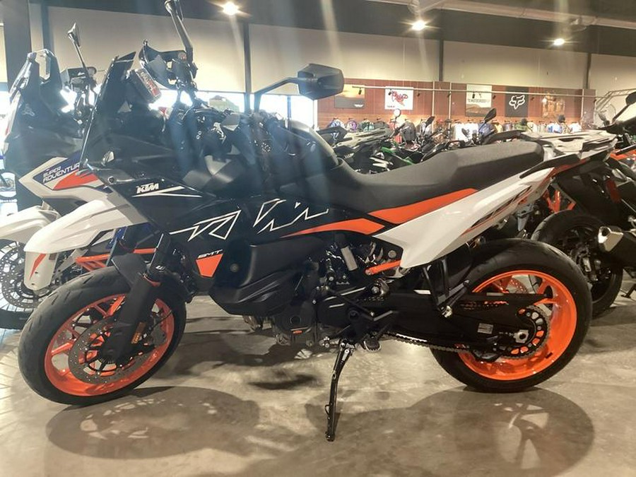 2024 KTM 890 SMT