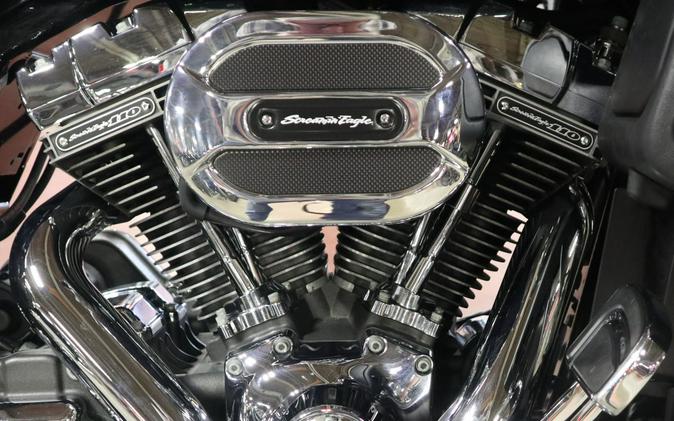 2016 Harley-Davidson CVO™ Road Glide™ Ultra