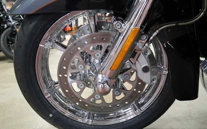 2016 Harley-Davidson CVO™ Road Glide™ Ultra