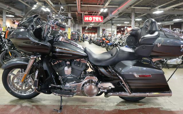 2016 Harley-Davidson CVO™ Road Glide™ Ultra