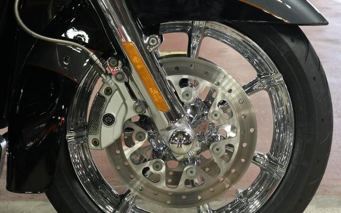 2016 Harley-Davidson CVO™ Road Glide™ Ultra
