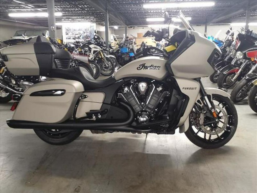 2023 Indian Motorcycle® Pursuit Dark Horse Silver Quartz Smoke