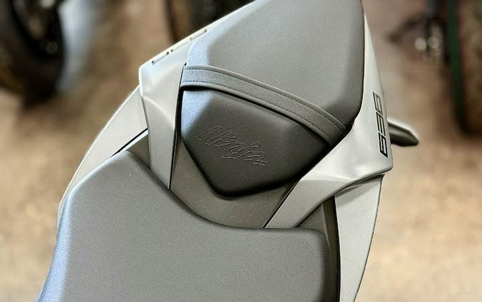 2025 Ninja® ZX™-6R ABS - Kawasaki