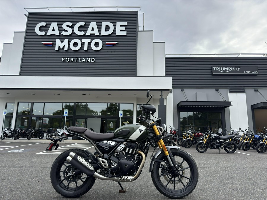 2025 Triumph SCRAMBLER 400 X - MATTE KHAKI GREEN - FUSION WHITE