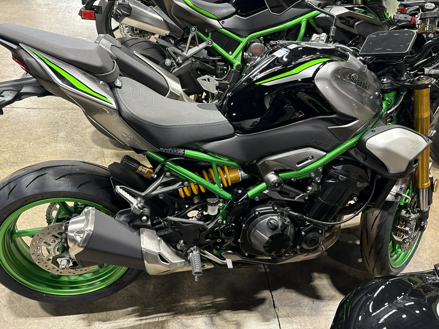 2025 Kawasaki Z900 SE ABS