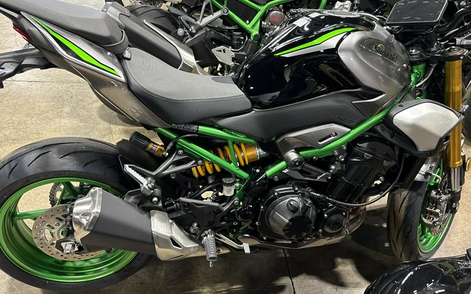 2025 Kawasaki Z900 SE ABS