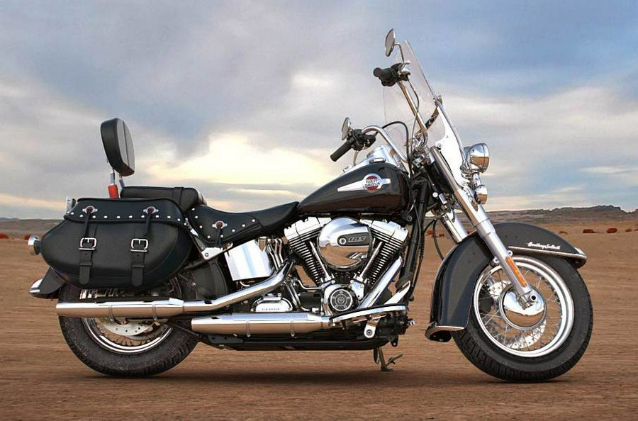 2016 Harley-Davidson® FLSTC HERITAGE SOFTAIL CLASSIC - BLACK