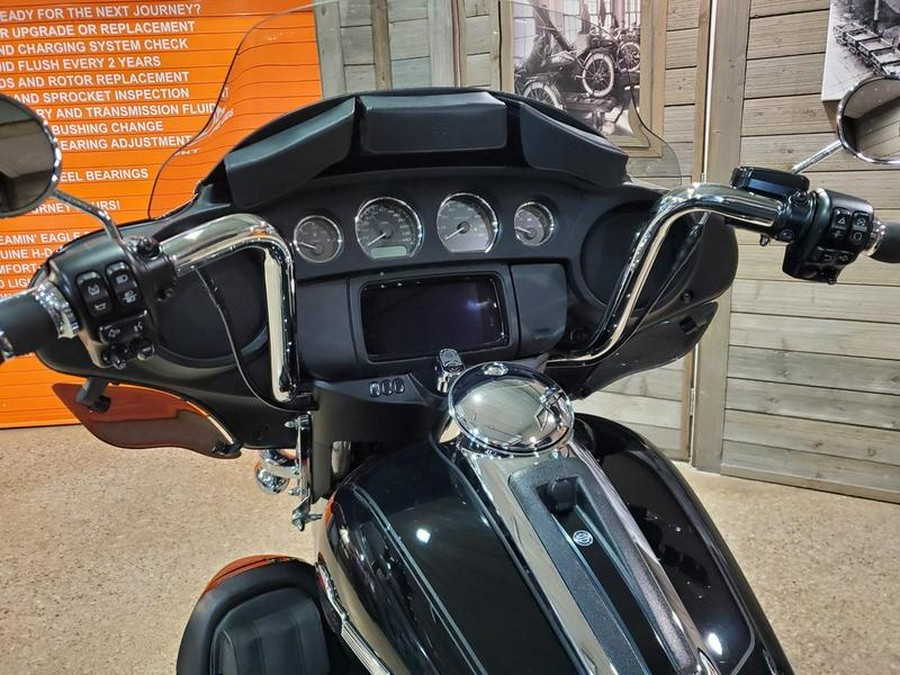 2022 Harley-Davidson® FLHTCUTG - Tri Glide® Ultra