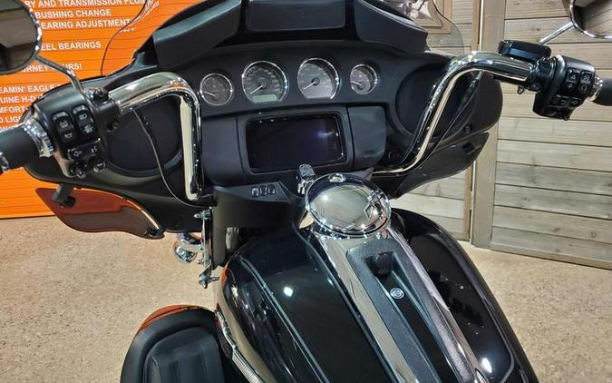 2022 Harley-Davidson® FLHTCUTG - Tri Glide® Ultra