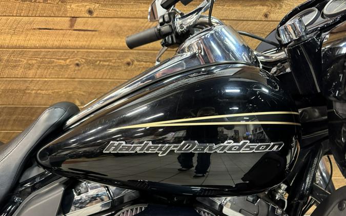 2011 Harley-Davidson® Road Glide® Ultra Vivid Black FLTRU