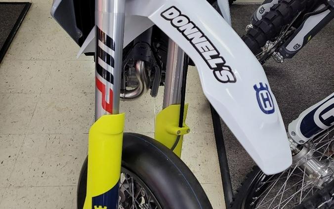 2023 Husqvarna Motorcycles FS 450