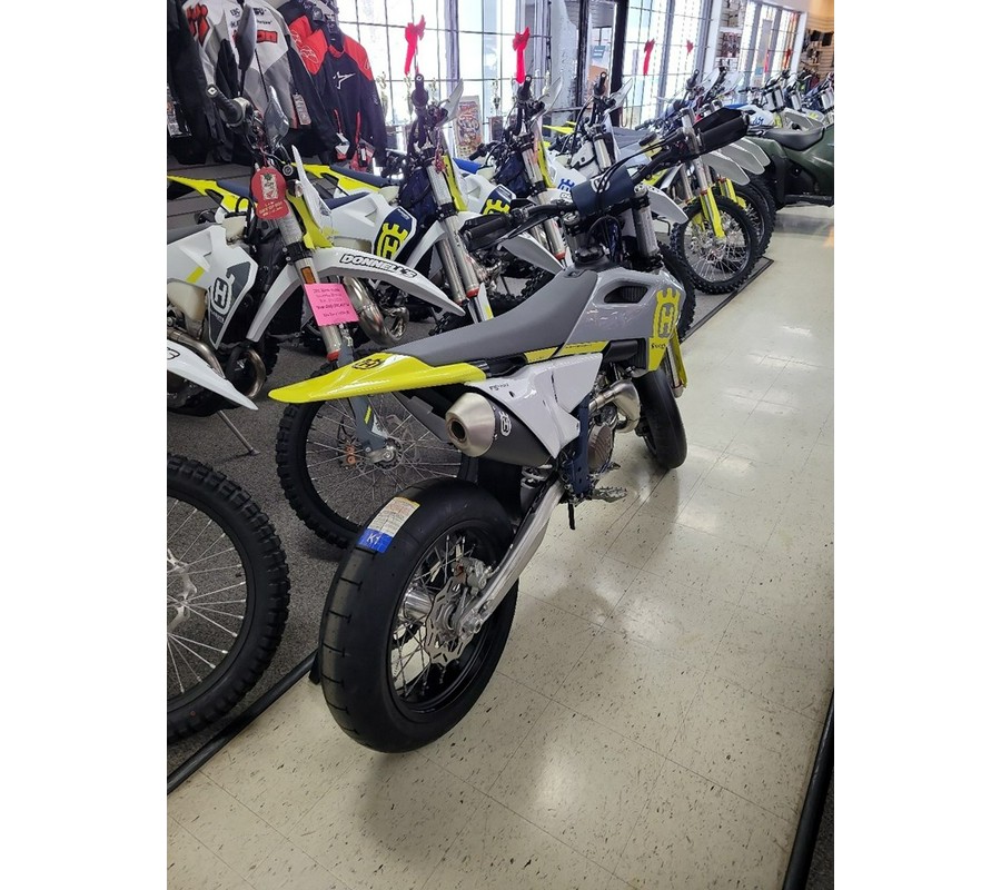 2023 Husqvarna Motorcycles FS 450