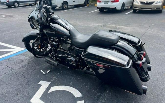 2018 Harley-Davidson FLHXS - Street Glide Special