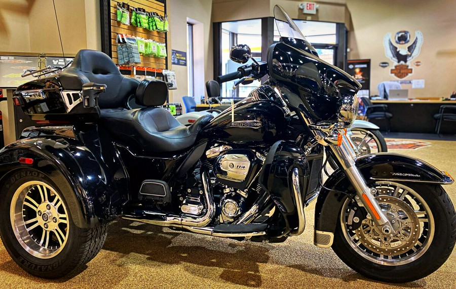 2019 HarleyDavidson Tri Glide Ultra Black for sale in Delbarton, WV
