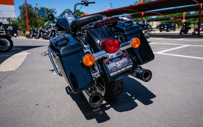 2016 Harley-Davidson Road King BLACK W/PINSTRIPE