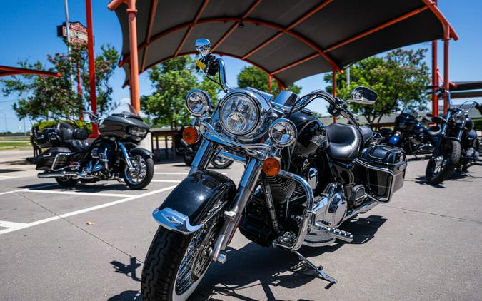 2016 Harley-Davidson Road King BLACK W/PINSTRIPE