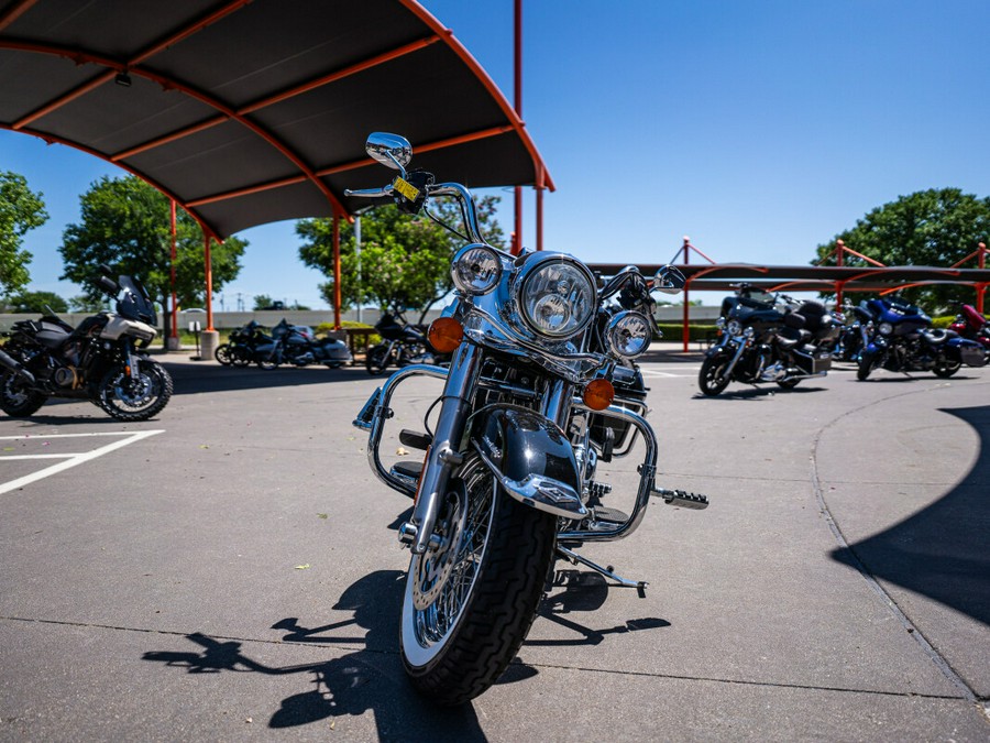 2016 Harley-Davidson Road King BLACK W/PINSTRIPE