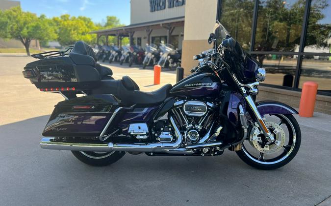 2021 Harley-Davidson® CVO™ Limited Royal Purple & Royal Black Fade